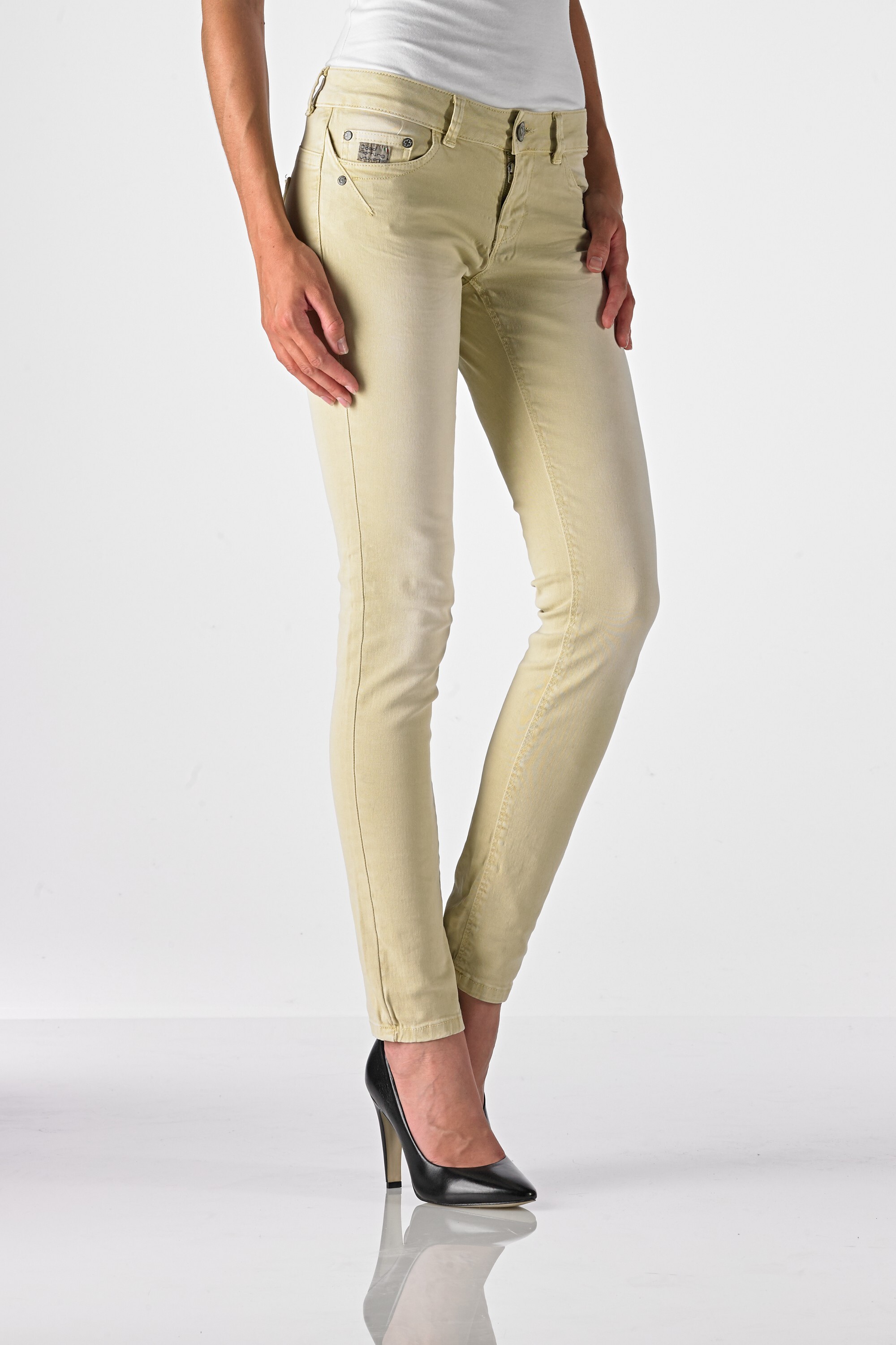 Sun - Slim (Chalk Wash Bitter Lemon)