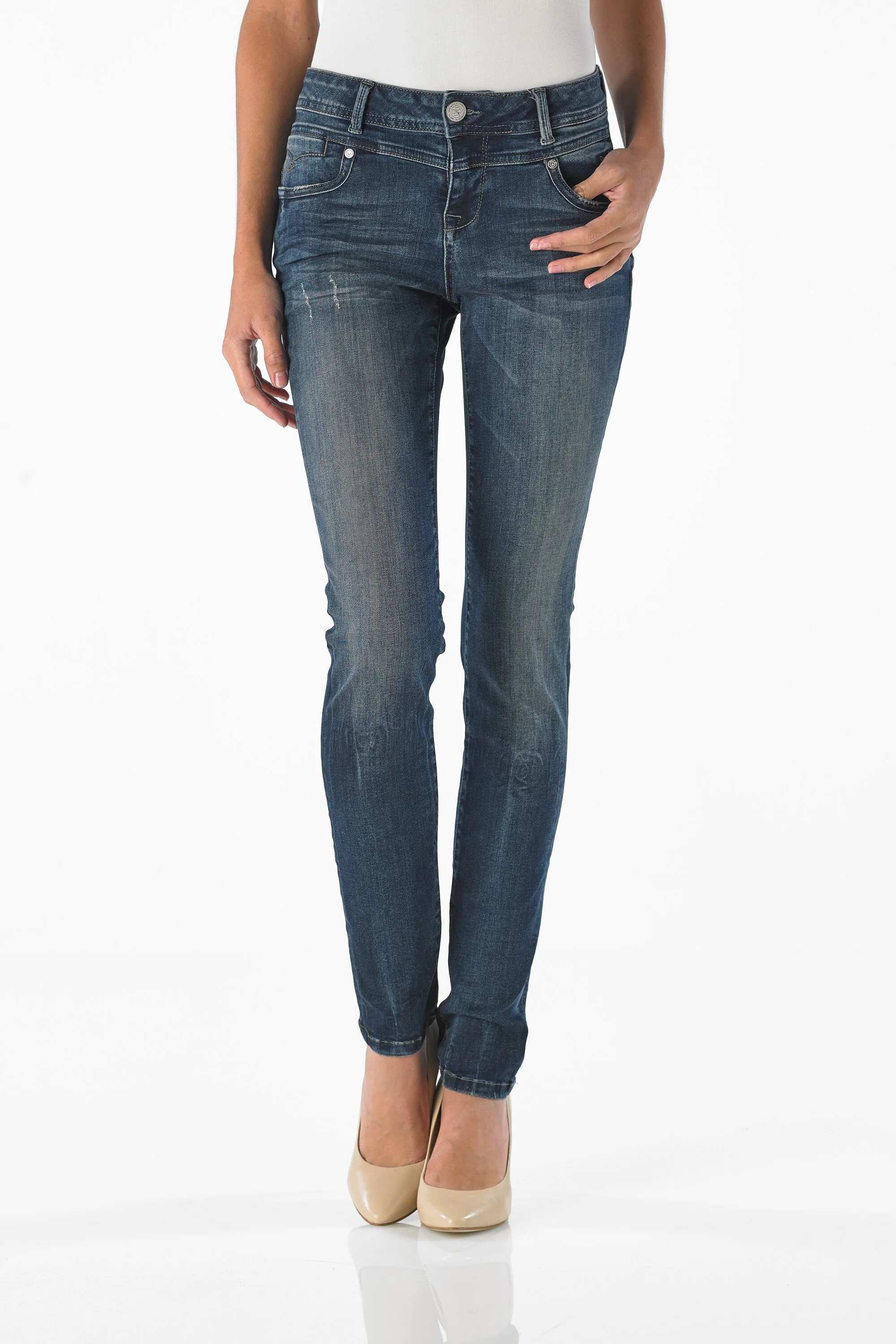 Victoria - Highwaist Slim (Black Prewash)