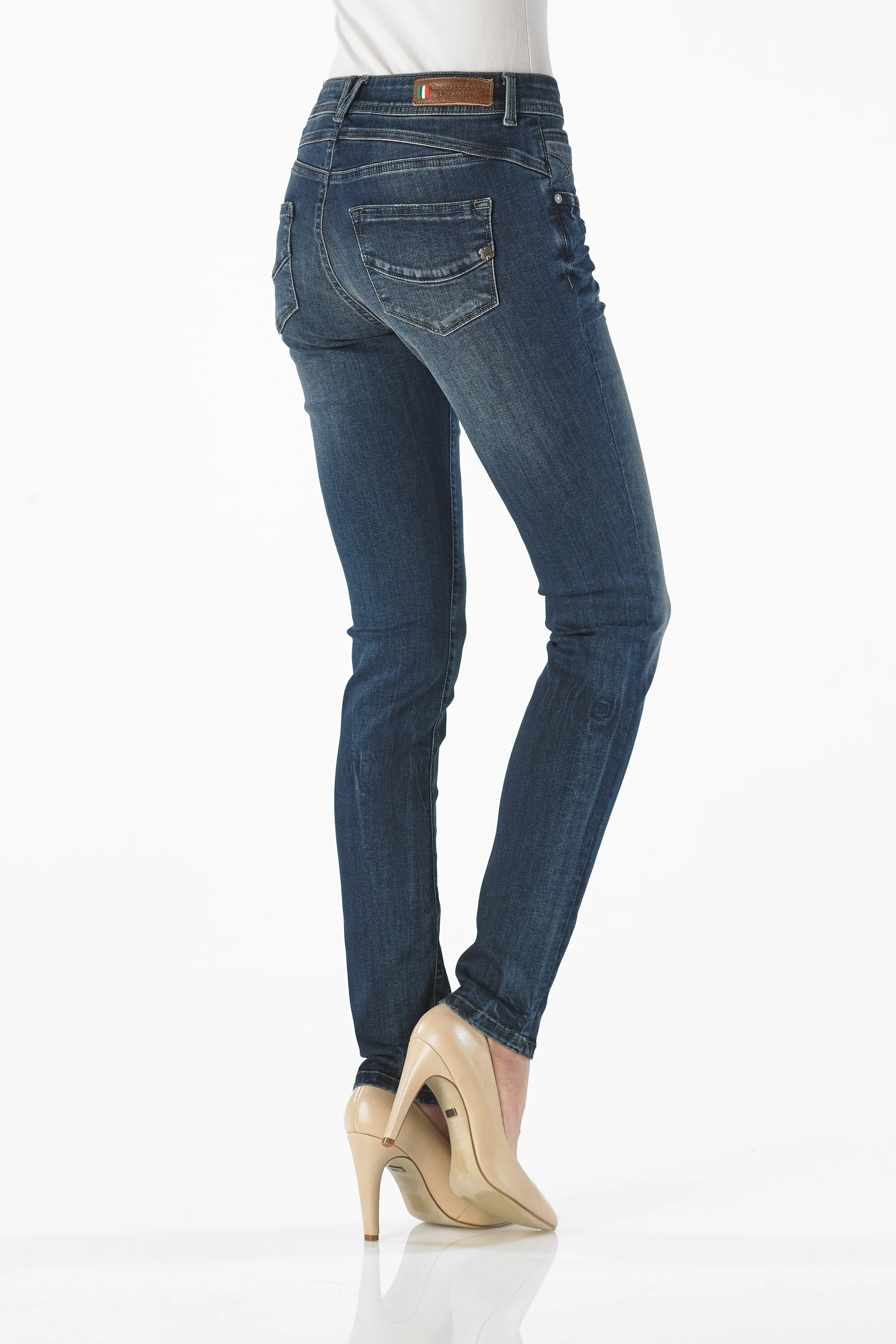 Victoria - Highwaist Slim (Black Prewash)
