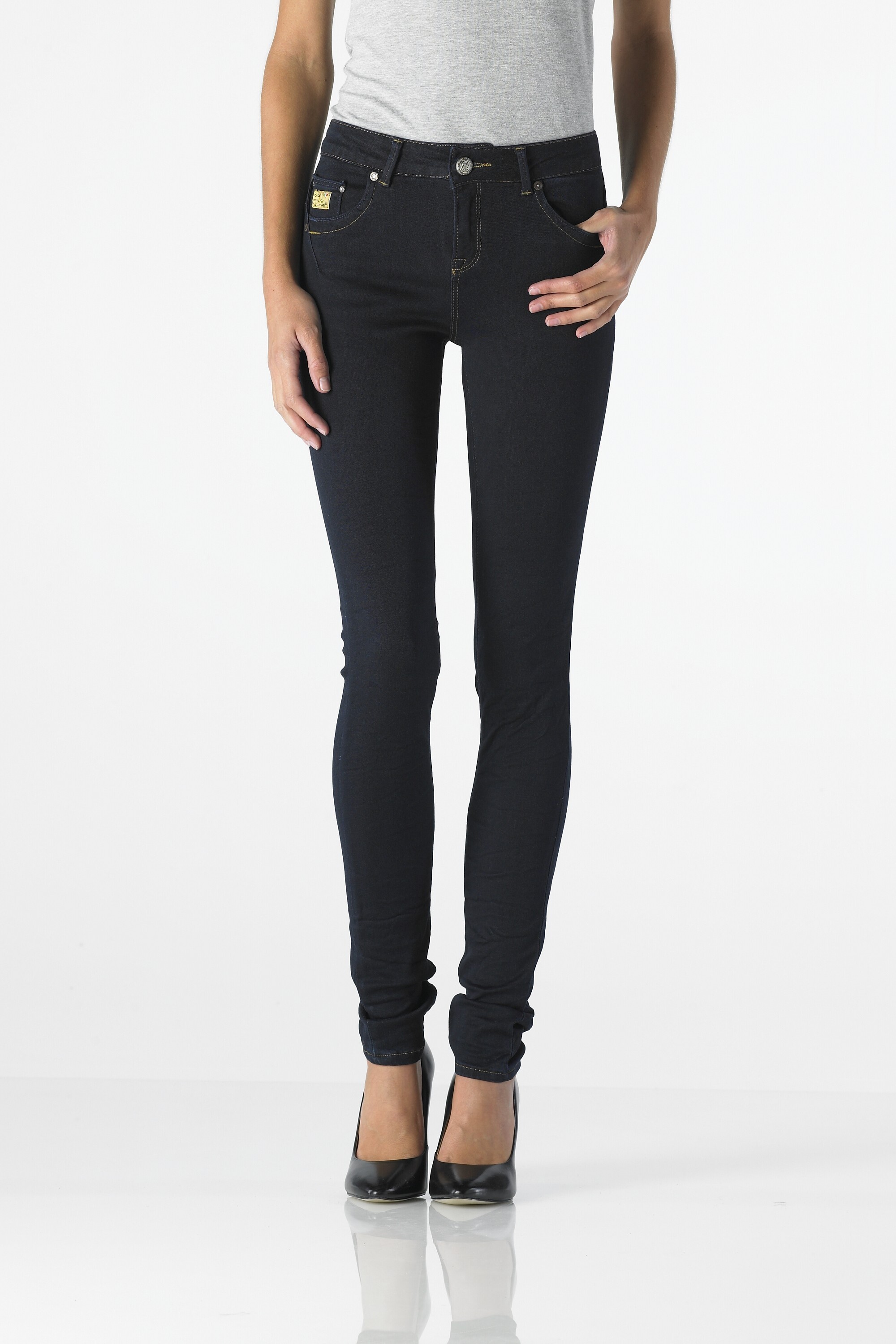 Sunny - Highwaist Slim (Dark Enzyme Wash)