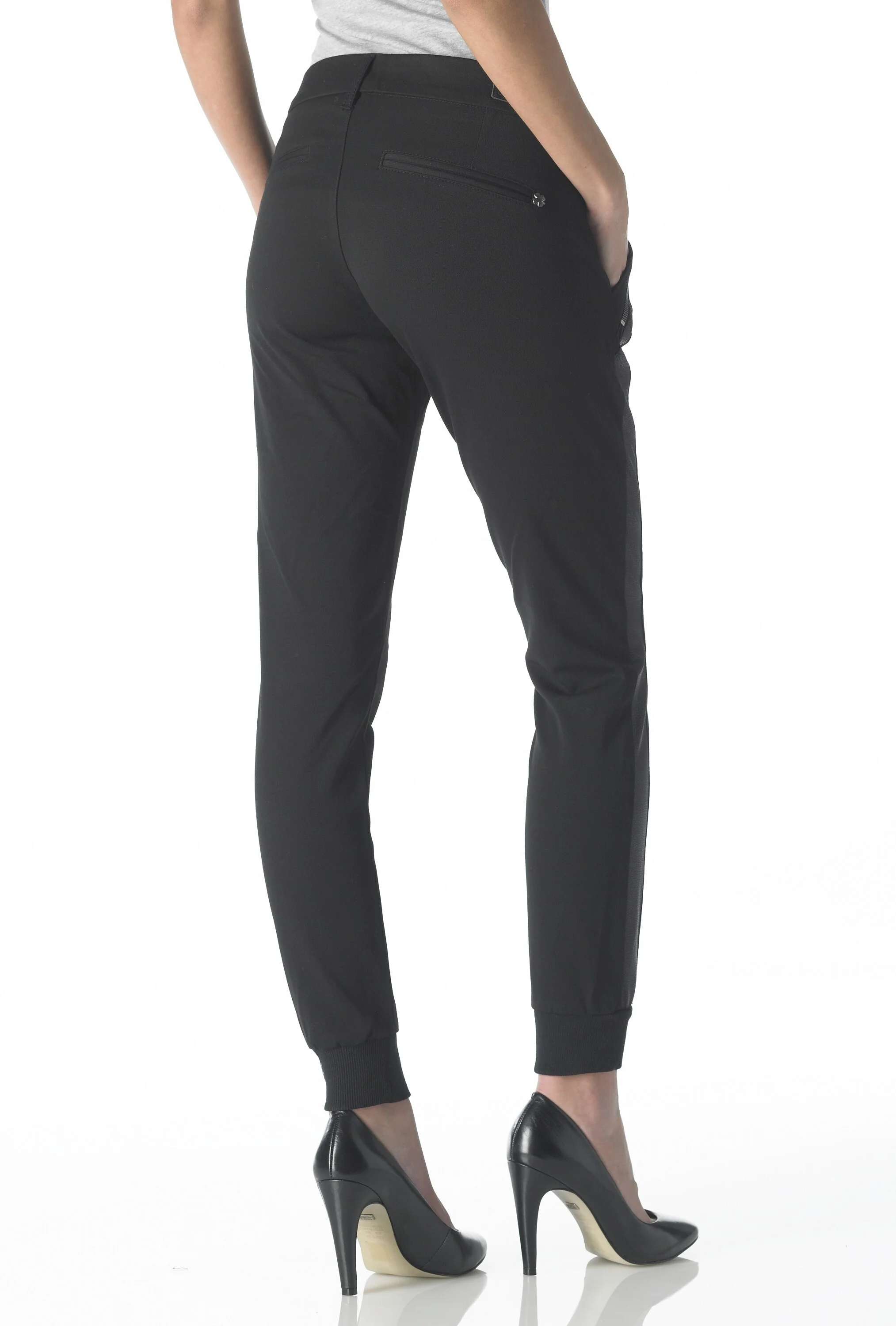 Sharon - Relaxed (Black)