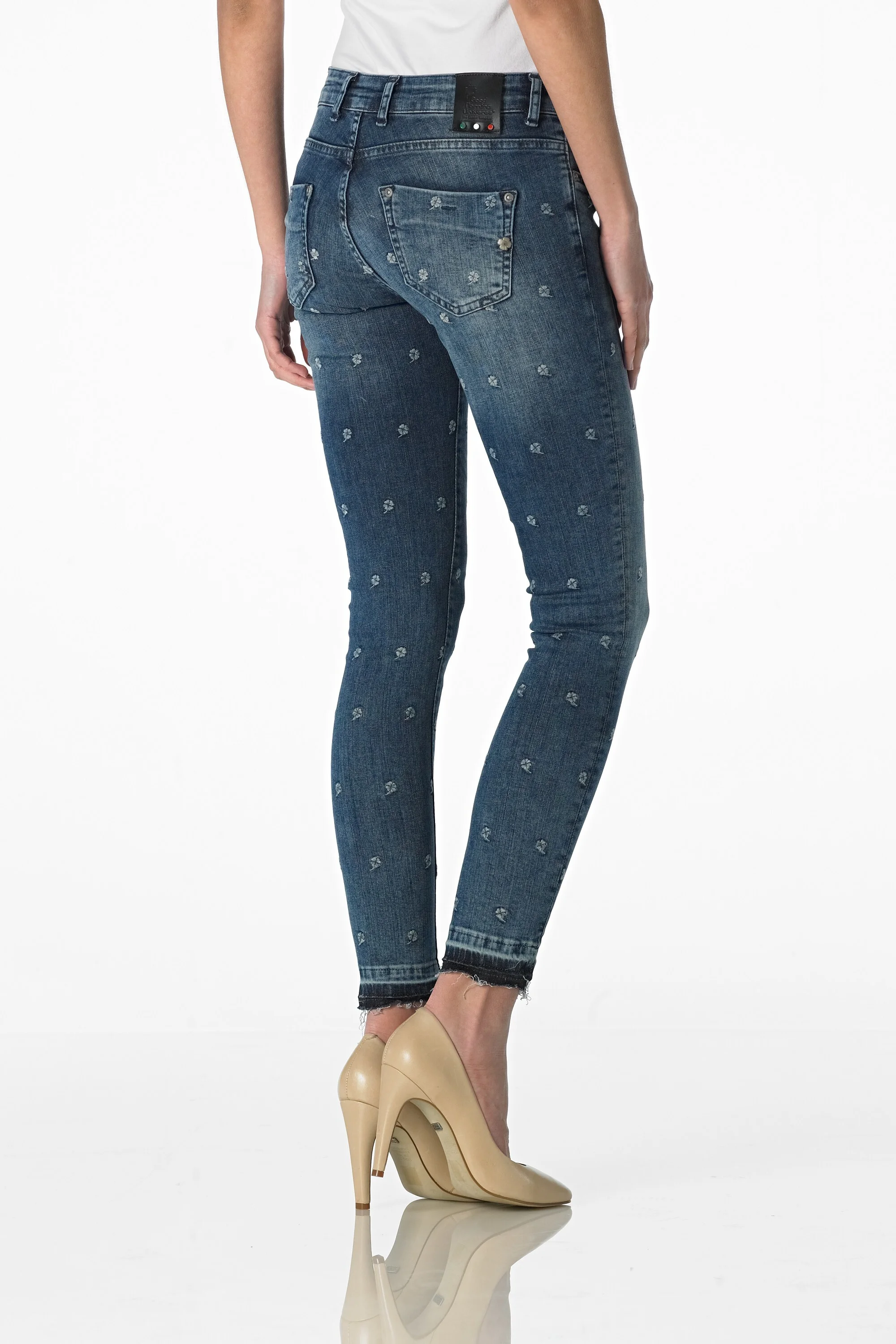 Tesla - Slim (Embroidery Clover)