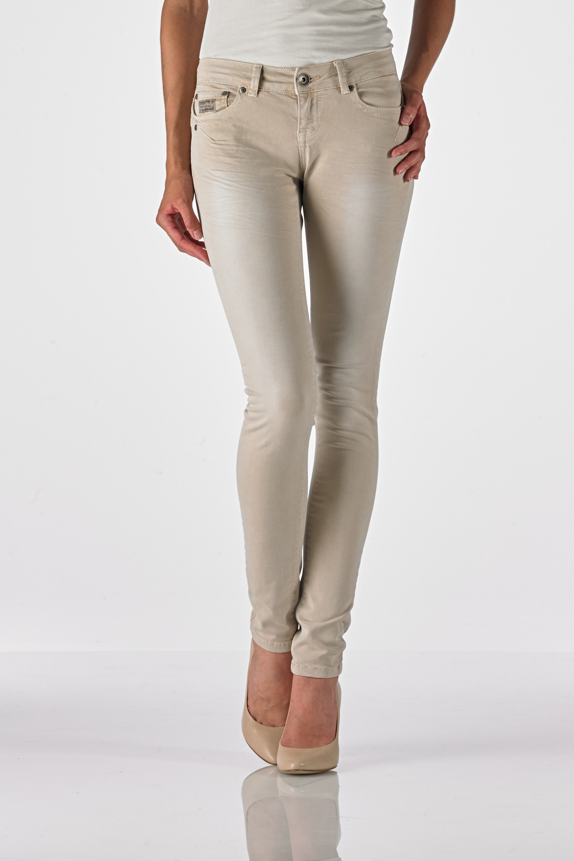 Sun - Slim (Chalk Wash Amarillo)