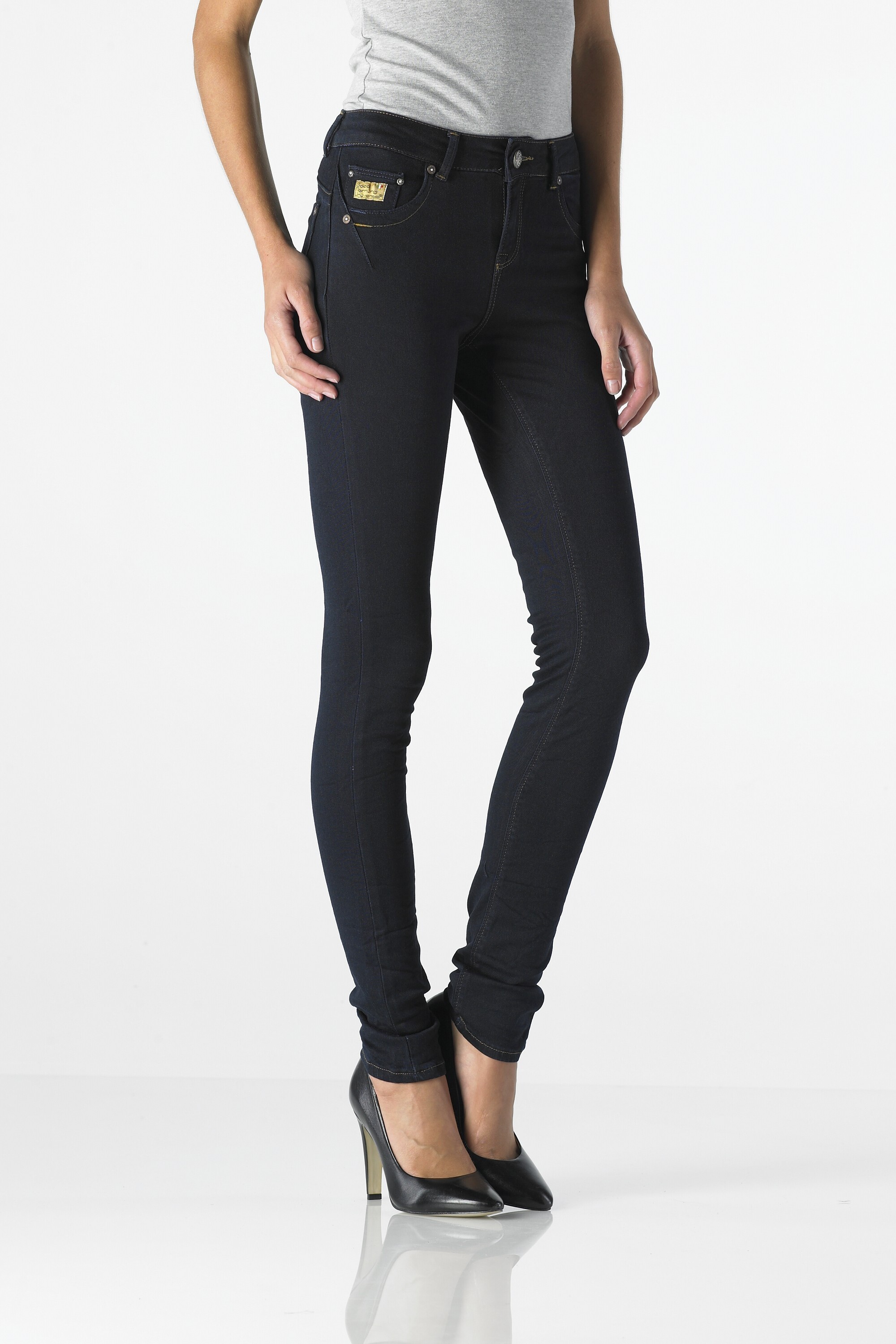 Sunny - Highwaist Slim (Dark Enzyme Wash)