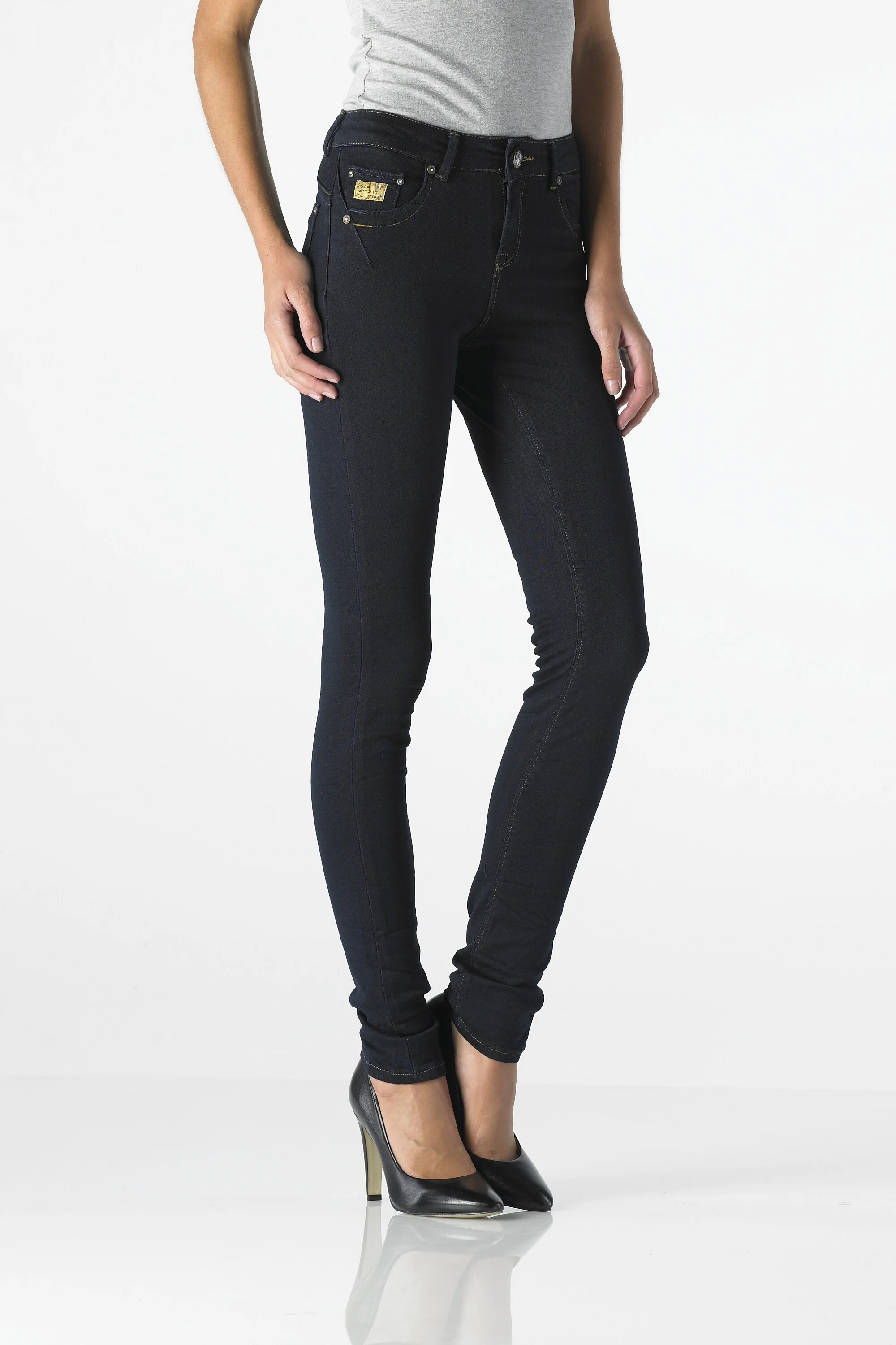 Sunny - Highwaist Slim (Dark Enzyme Wash)