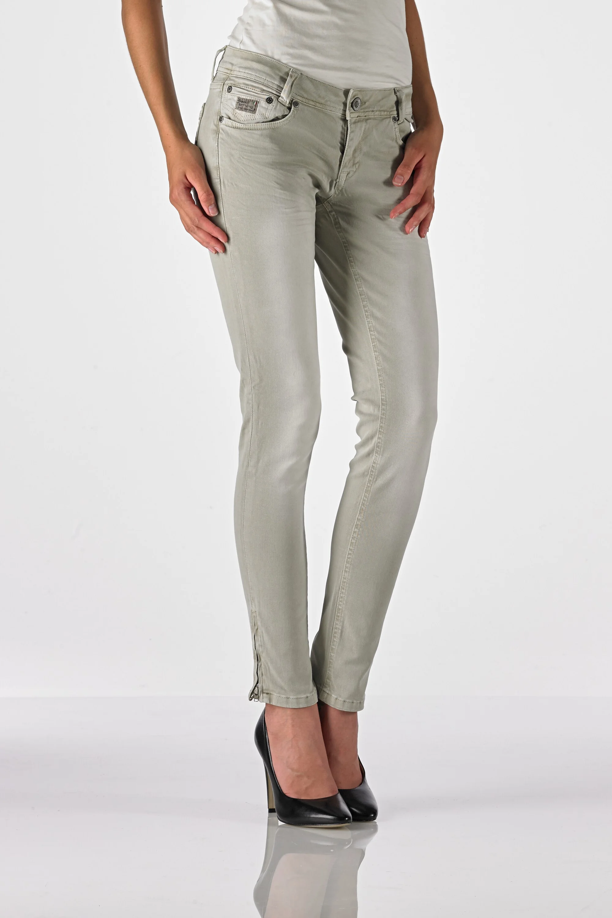 Woody - Superslim (Chalk Wash Light Green)
