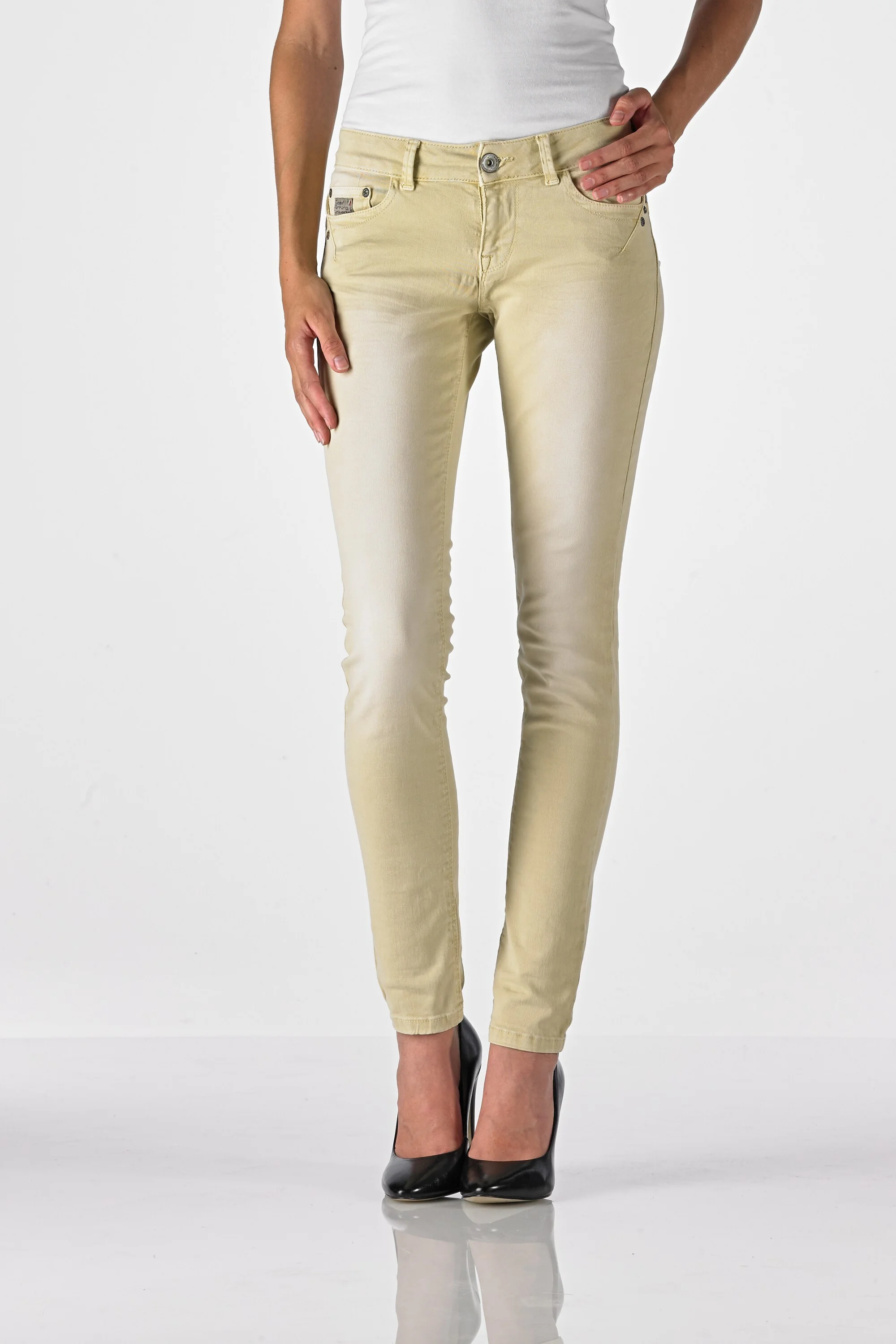 Sun - Slim (Chalk Wash Bitter Lemon)
