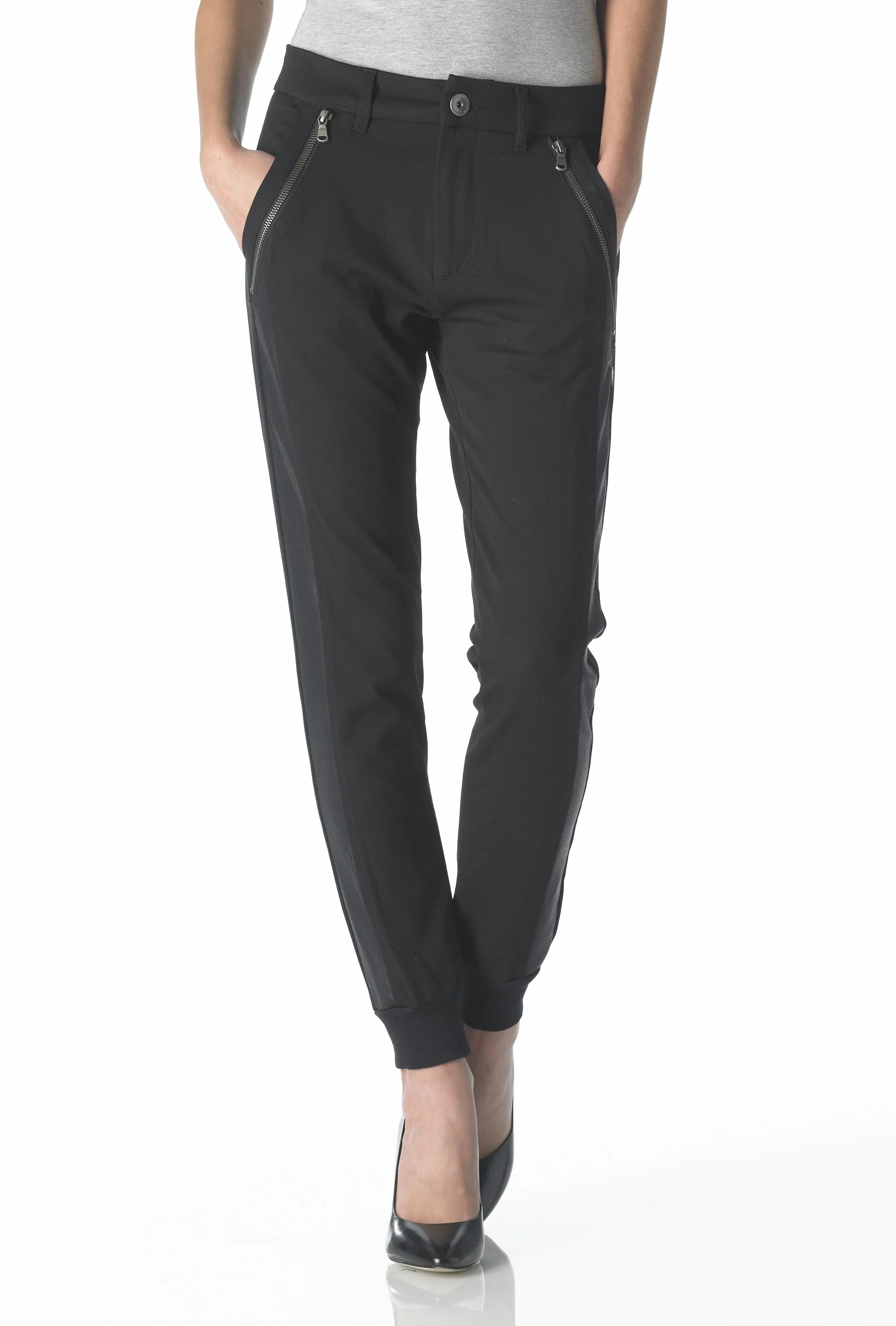 Sharon - Relaxed (Black)