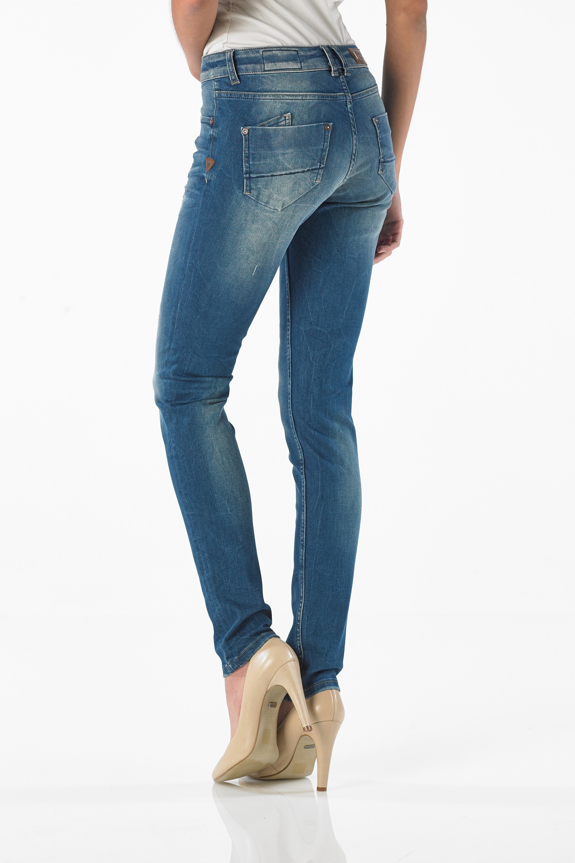 Pearl - Highwaist Straight (Vintage Random Wash)