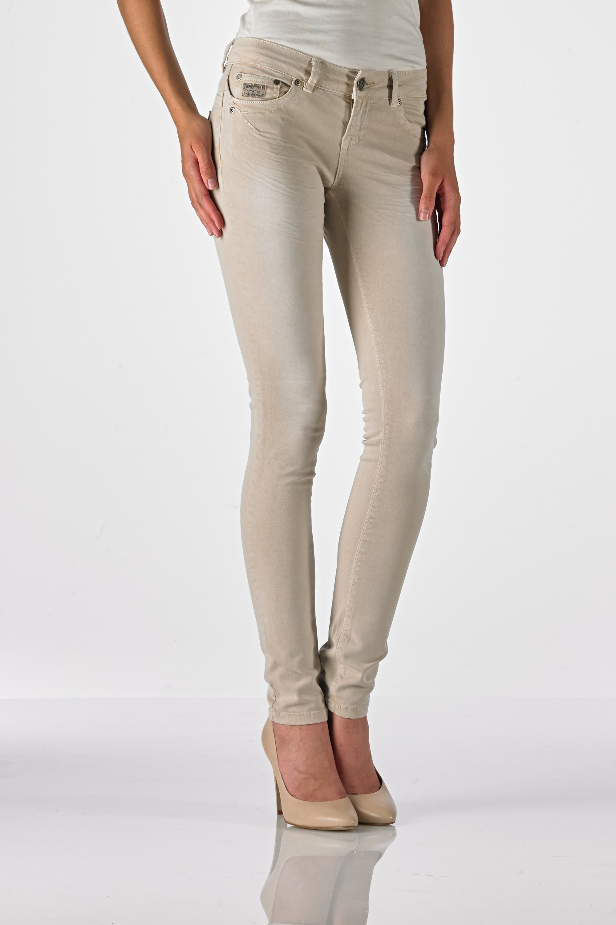 Sun - Slim (Chalk Wash Amarillo)