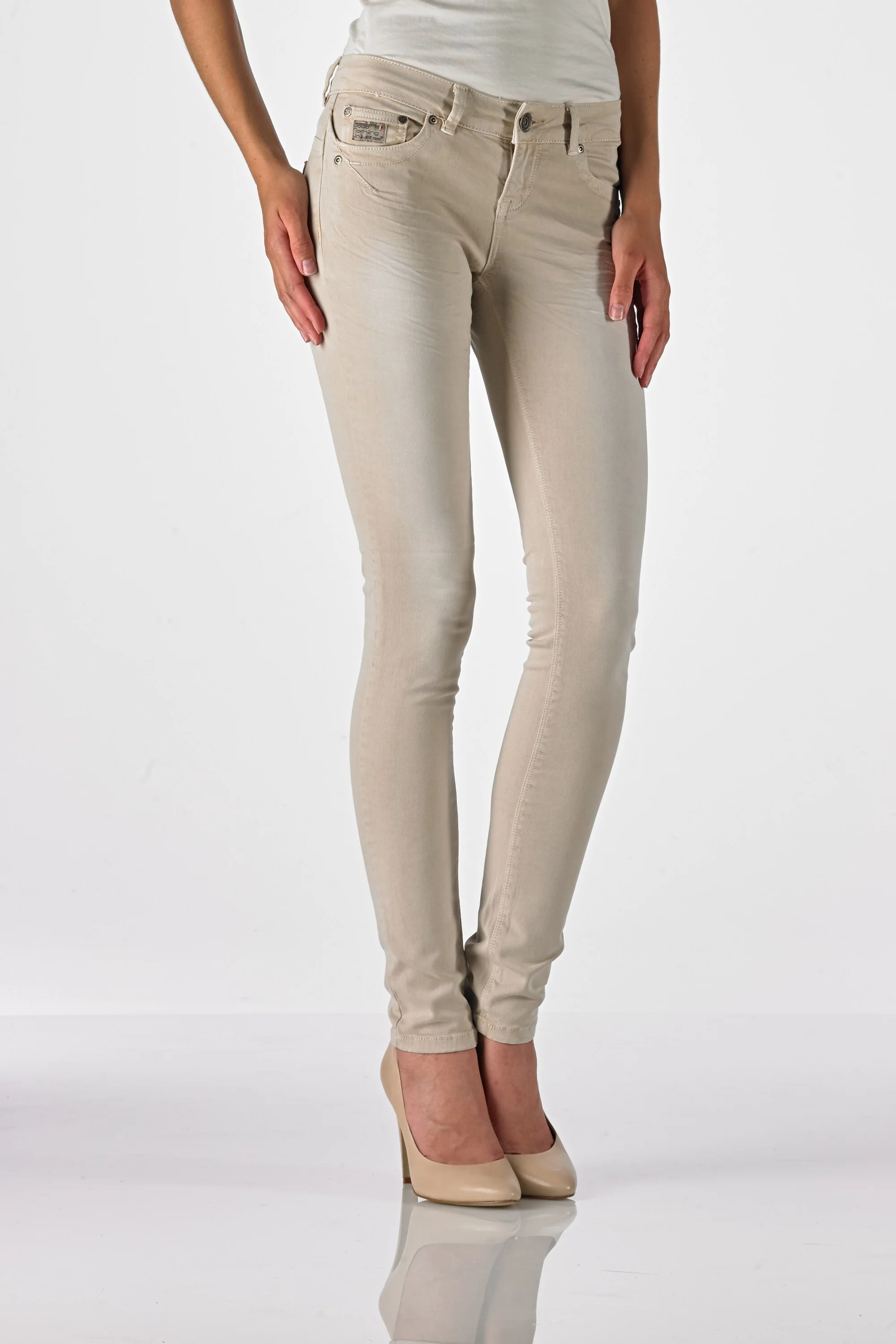 Sun - Slim (Chalk Wash Amarillo)