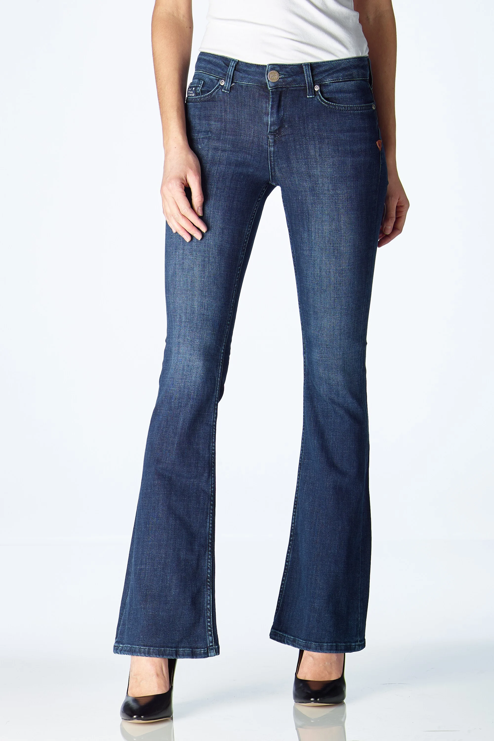 Belly dark blue used