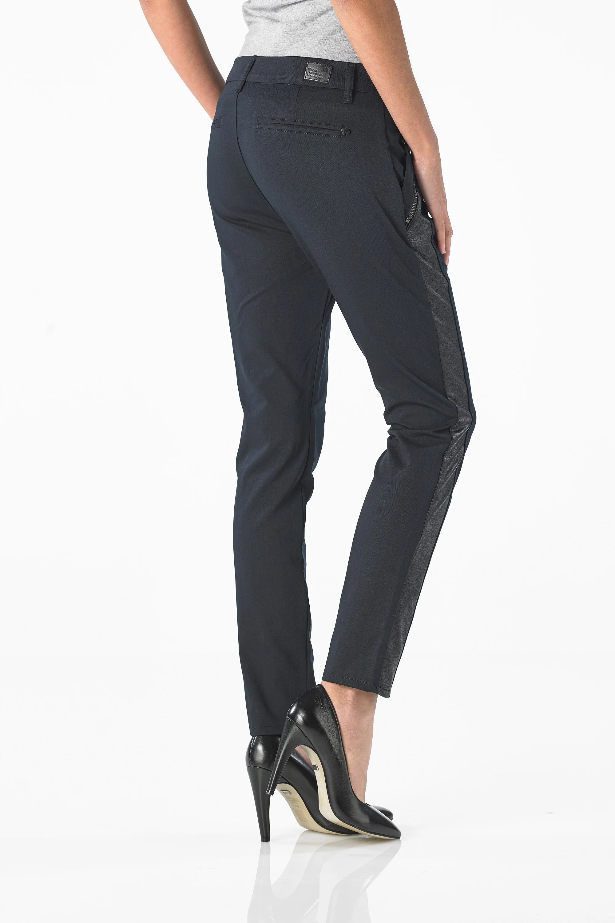 Sharon - Relaxed (Navy)