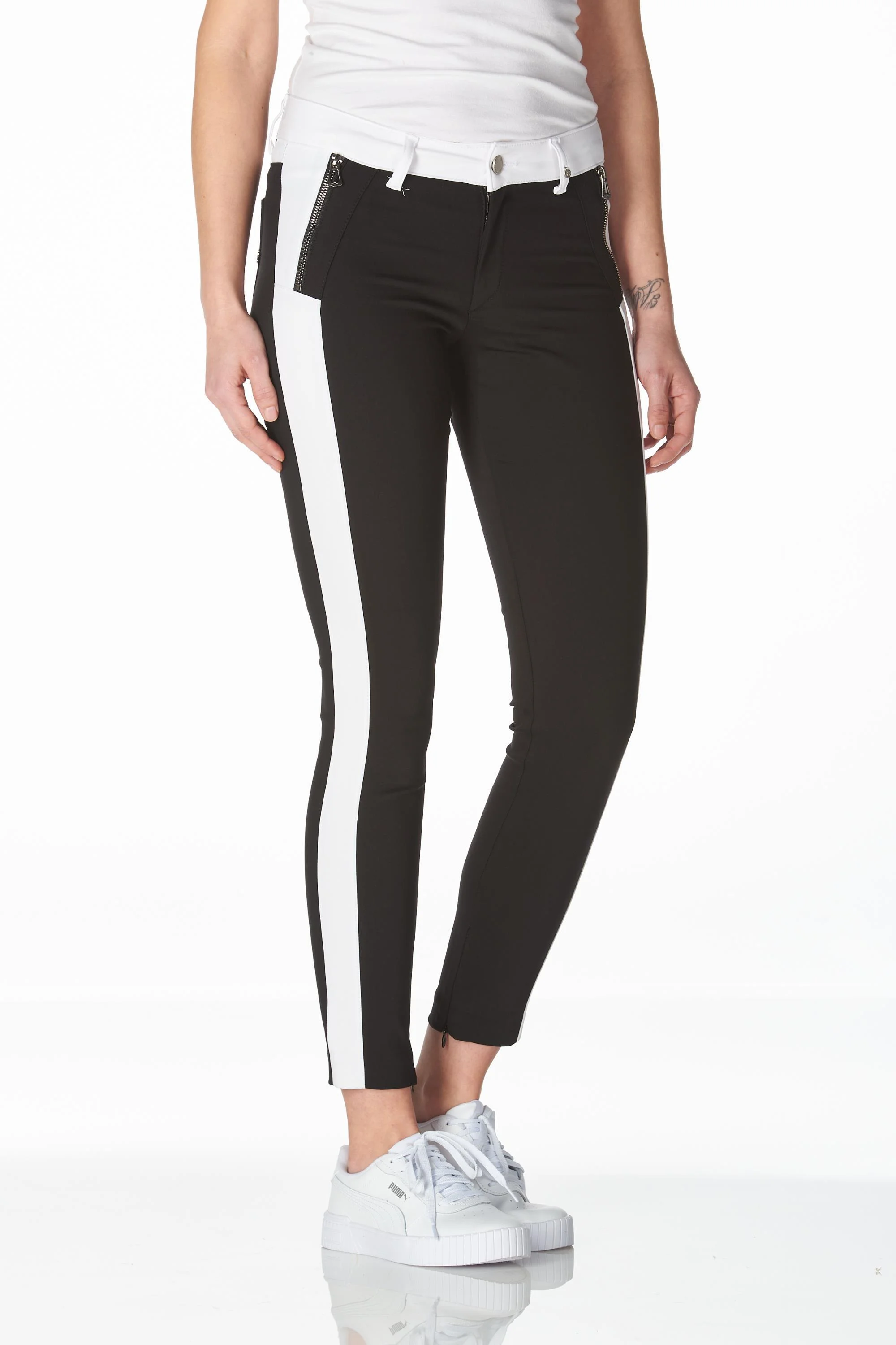 Bonita black w/white stripe