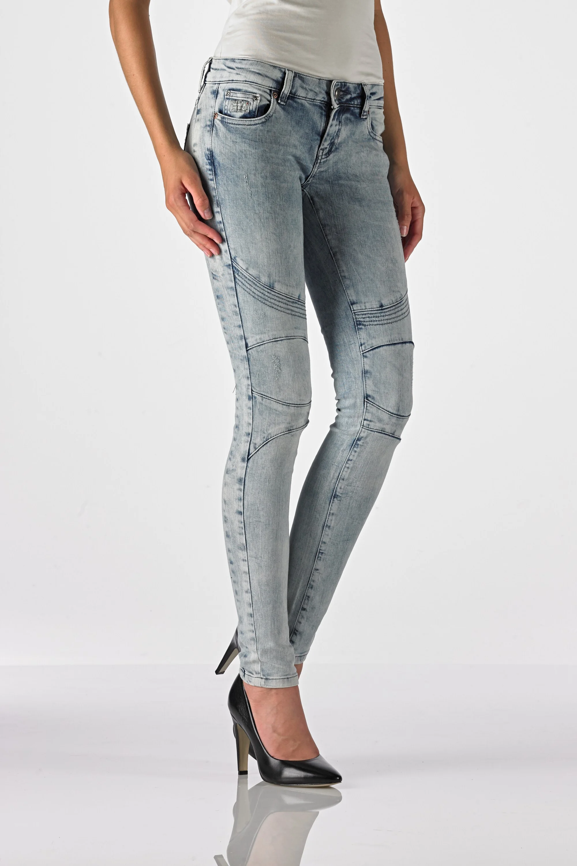 Wild - Superslim (Mixed Bleached)
