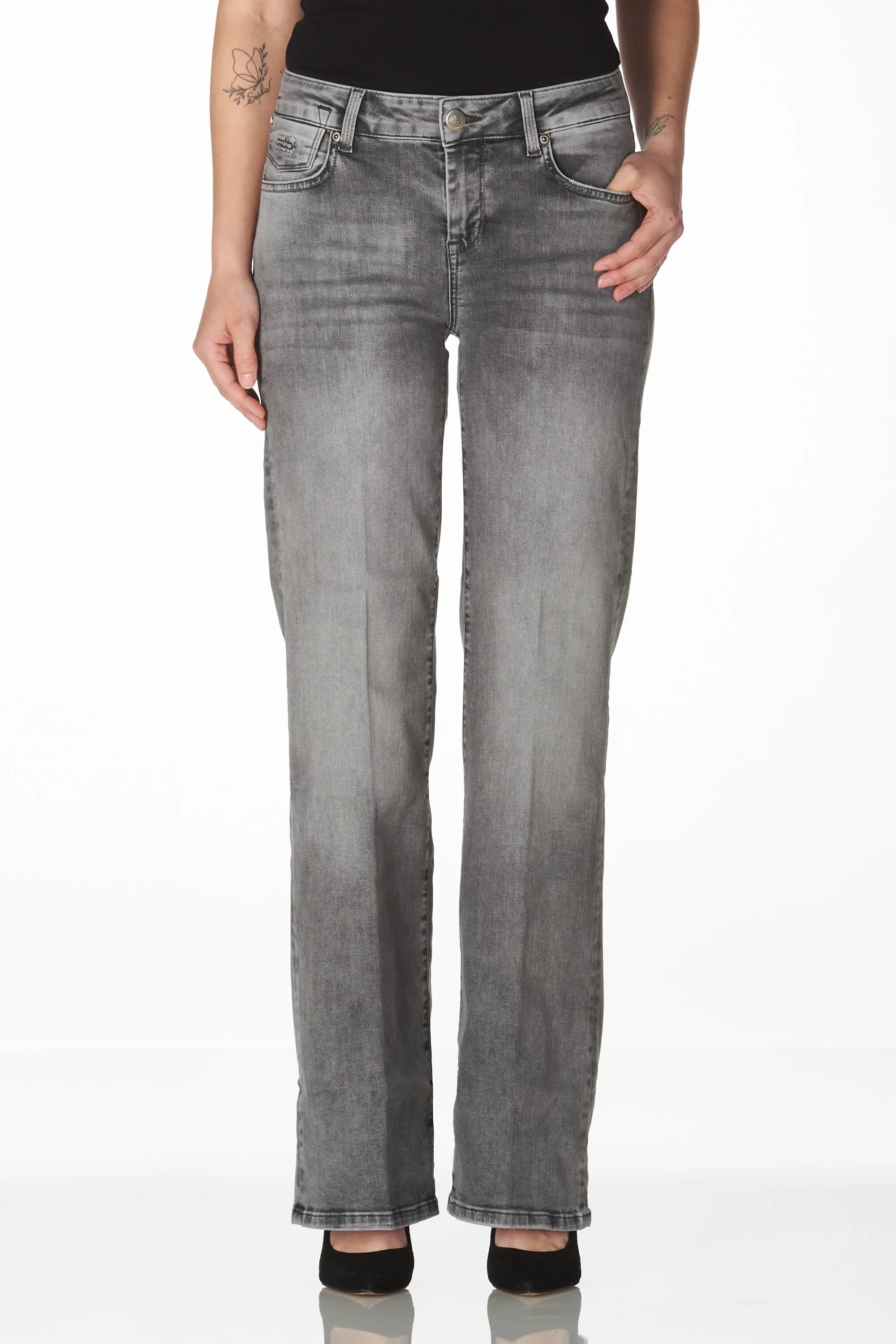 Isa big leg grey effect wash