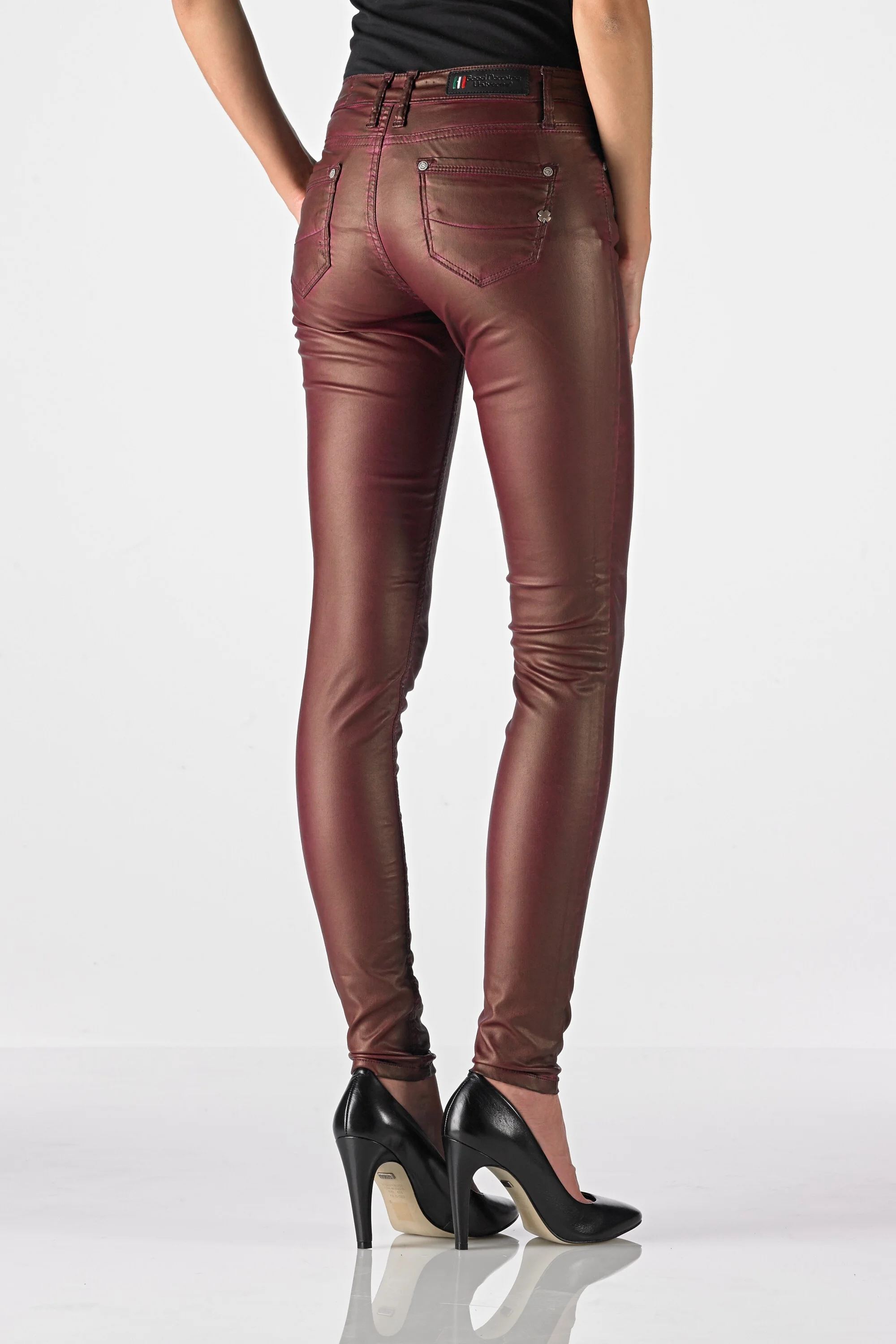 Woody - Superslim (Coated Oil Dyed Bordeaux)