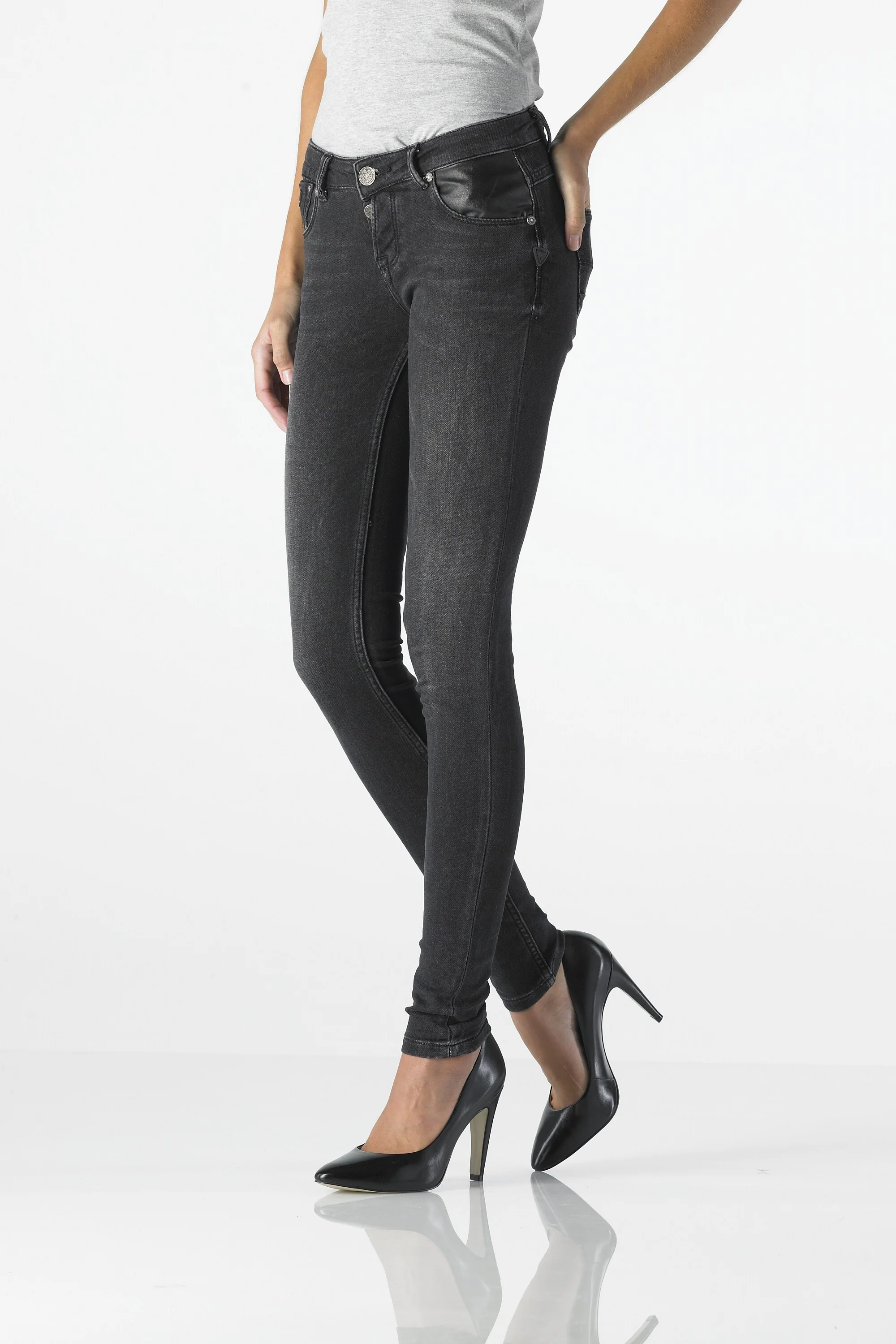 Lilly - Superslim (Sweat Black Used)