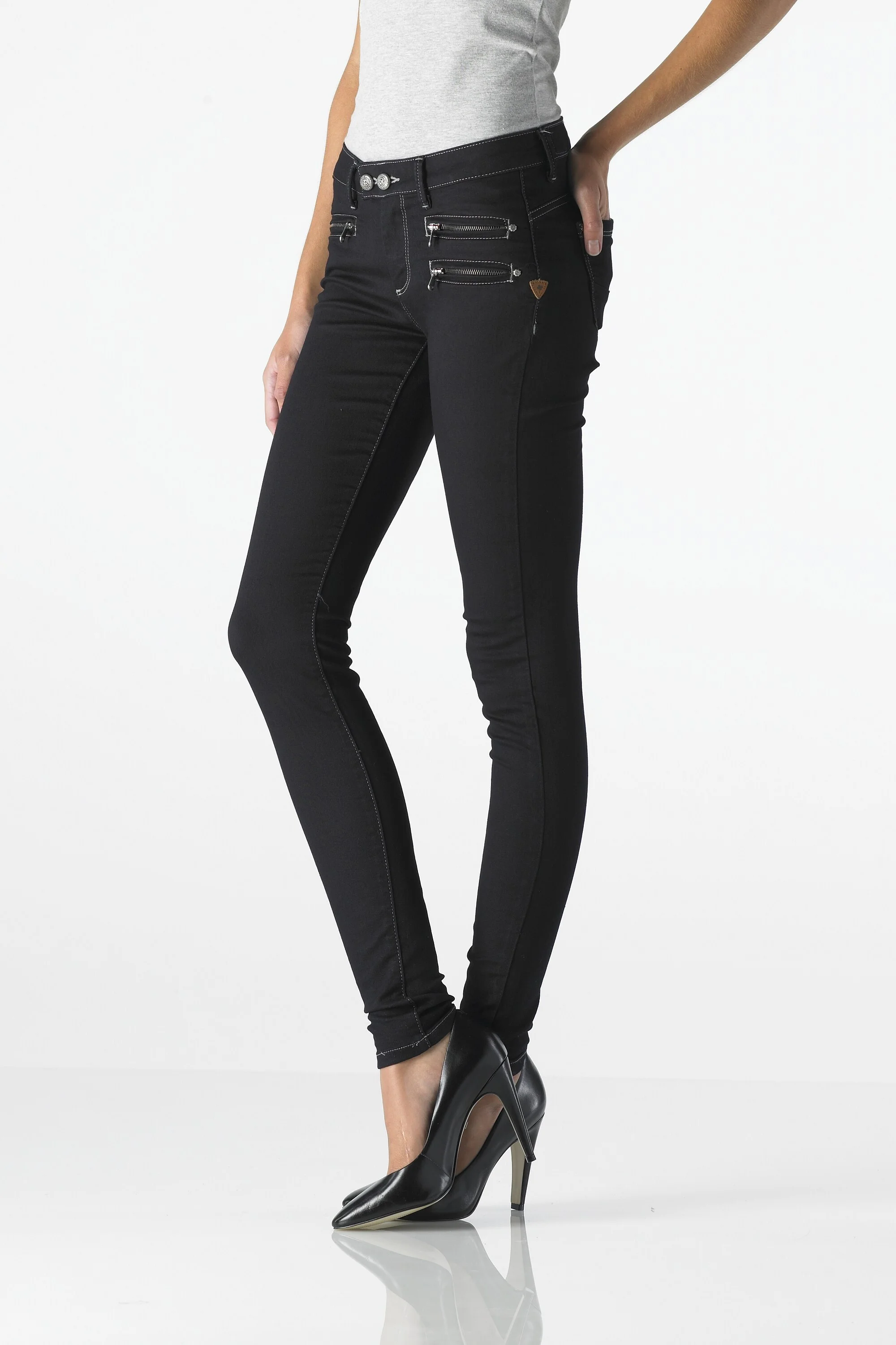 Sandy - Superslim (Prewashed)