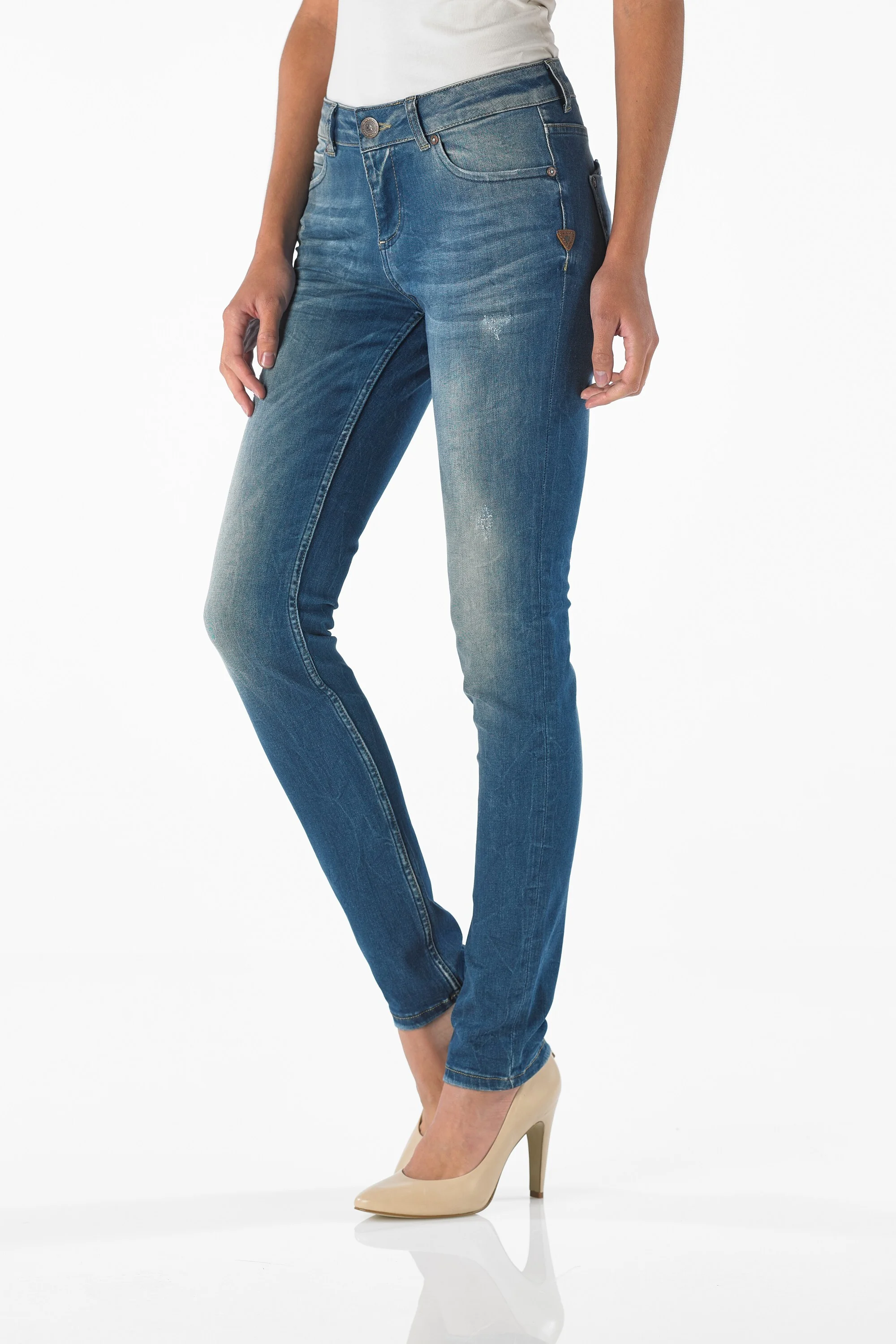 Pearl - Highwaist Straight (Vintage Random Wash)