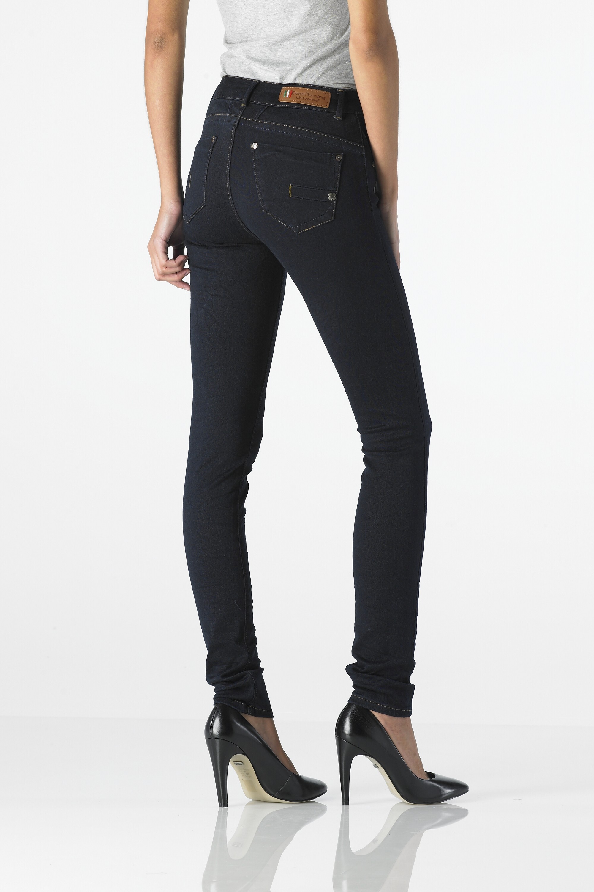 Sunny - Highwaist Slim (Dark Enzyme Wash)